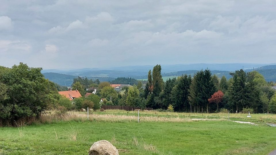 Zoopark jeleni Homole se rozkládá v krajině středního Povltaví | foto: Jolana Nováková, Český rozhlas Zoopark jeleni Homole se rozkládá v krajině středního Povltaví