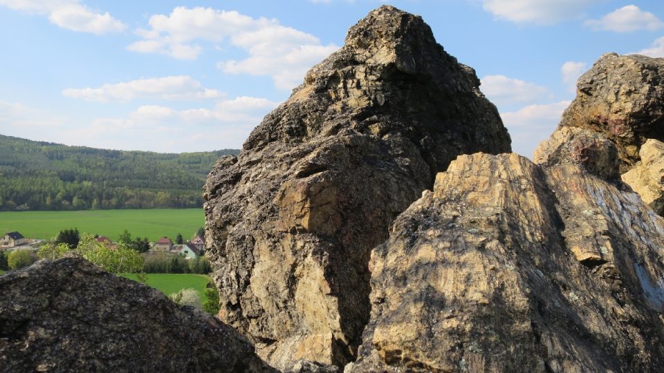 Buližník na samotném vrcholu Hudlické skály