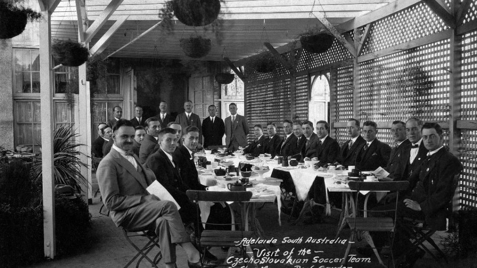 Večeře v Adelaide | foto: www.bohemians.cz Večeře v Adelaide