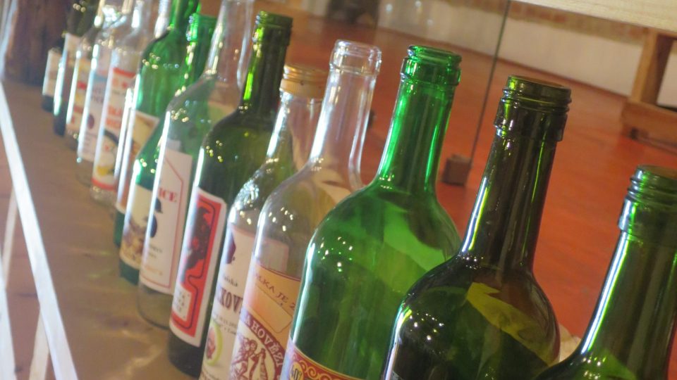 Ukázky lahví a etiket | foto: Saskia Mišová, Český rozhlas Ukázky lahví a etiket