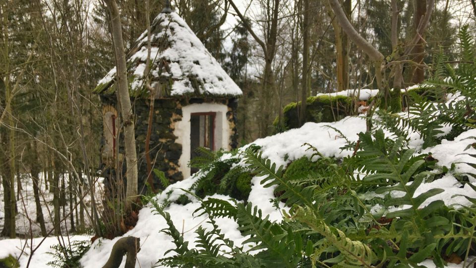 Kouzelná kamenná poustevna Na Skalici