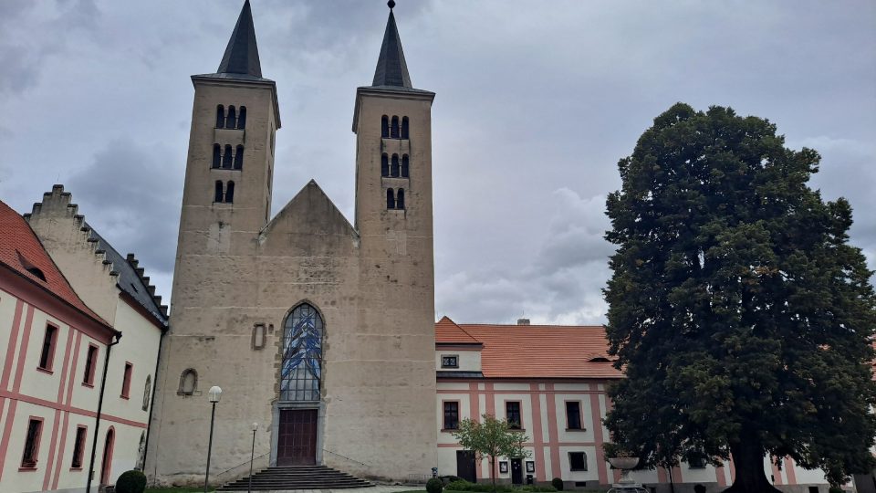 Některé trasy mířící do Prčice začínají v Milevsku