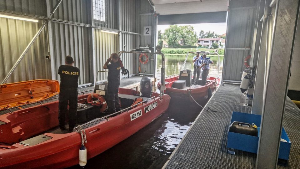 Nová garážová stání pro lodě poříční policie v Nymburce