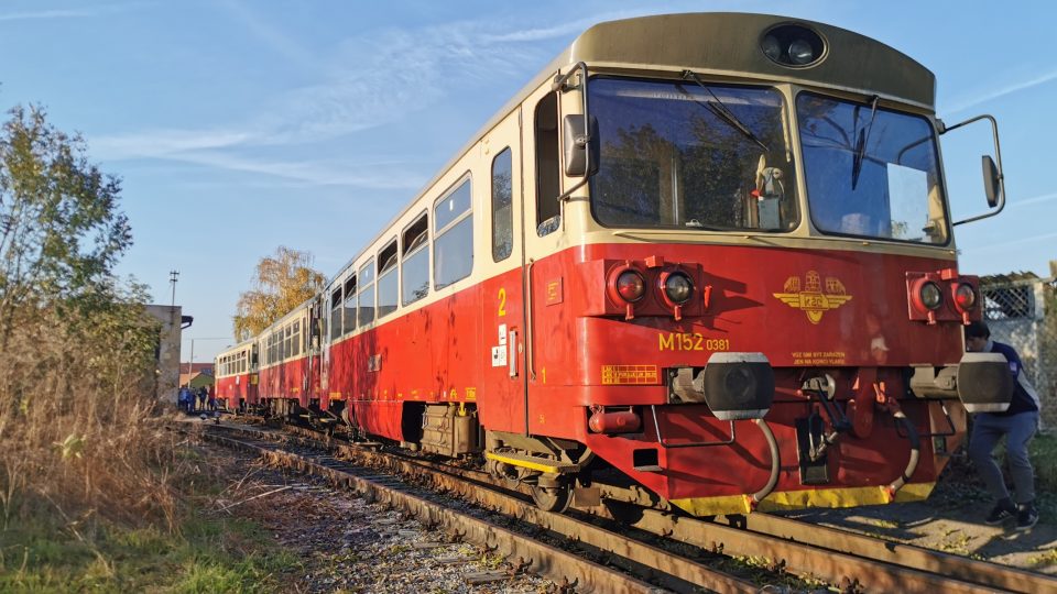 Velké loučení (ne) loučení s lokálkou do Mochova