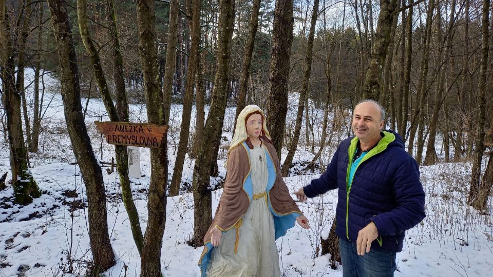 Jaroslav Chlud, amatérský řezbář a spisovatel ze Slopného