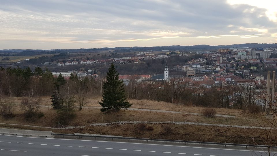 Pohled na město a kostel