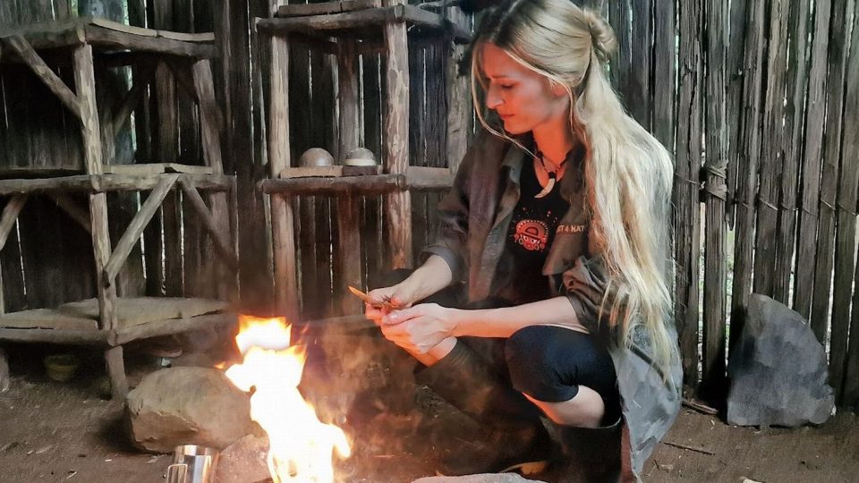 V indiánské chýši - Ekvádor