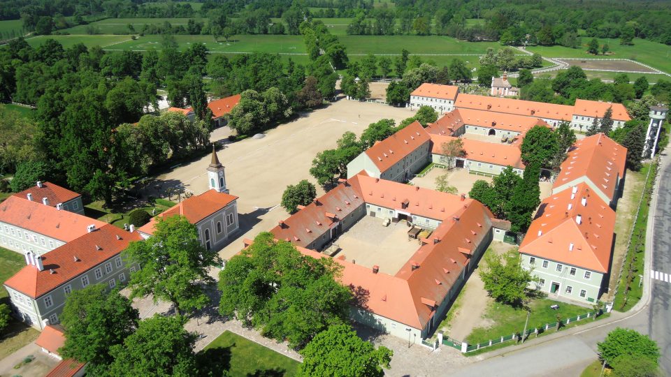 Národní hřebčín Kladruby nad Labem