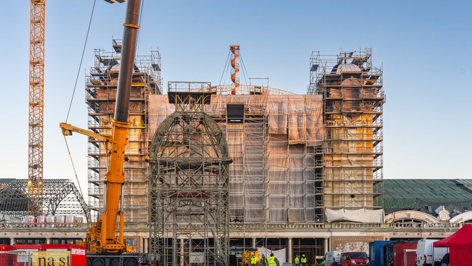 Návrat hodinové věže na budovu Průmyslového paláce