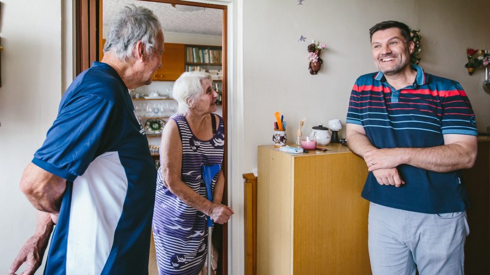 O to, kdo polévku uvaří, se Jaroslav přel s manželkou