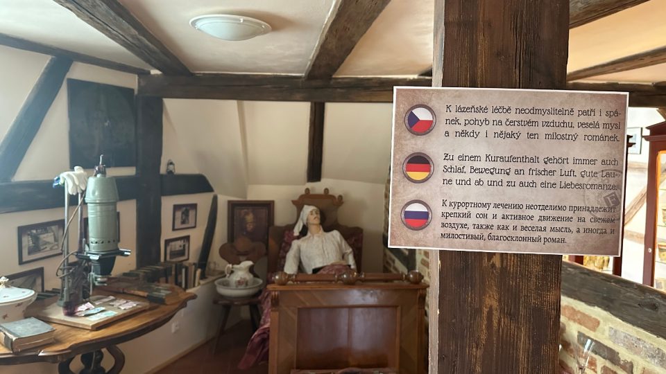 K lázeňské léčbě patří i spánek, pohyb na čerstvém vzduchu, veselá myls a někdy i nějaký ten milostný románek | foto: Jana Strejčková, Český rozhlas K lázeňské léčbě patří i spánek, pohyb na čerstvém vzduchu, veselá myls a někdy i nějaký ten milostný románek