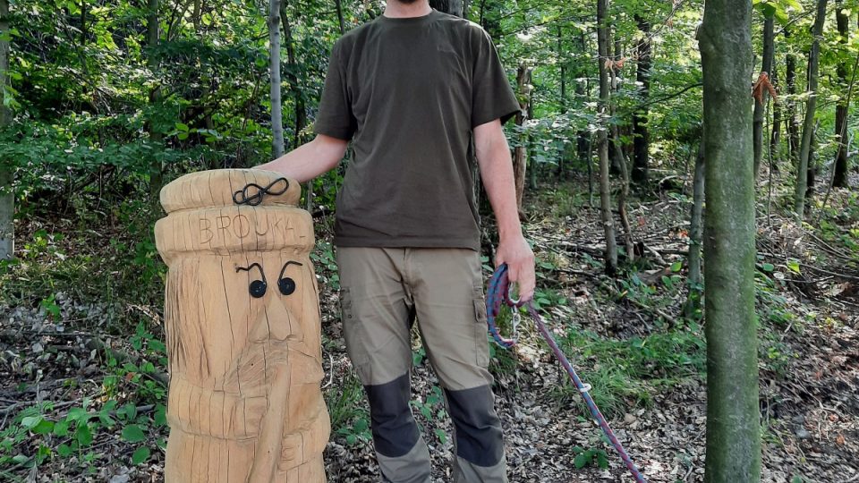 Pohádkovou stezkou nás provedl Filip Beneš z Lesní správy Jeseník | foto: Iva Havlíčková, Český rozhlas Pohádkovou stezkou nás provedl Filip Beneš z Lesní správy Jeseník