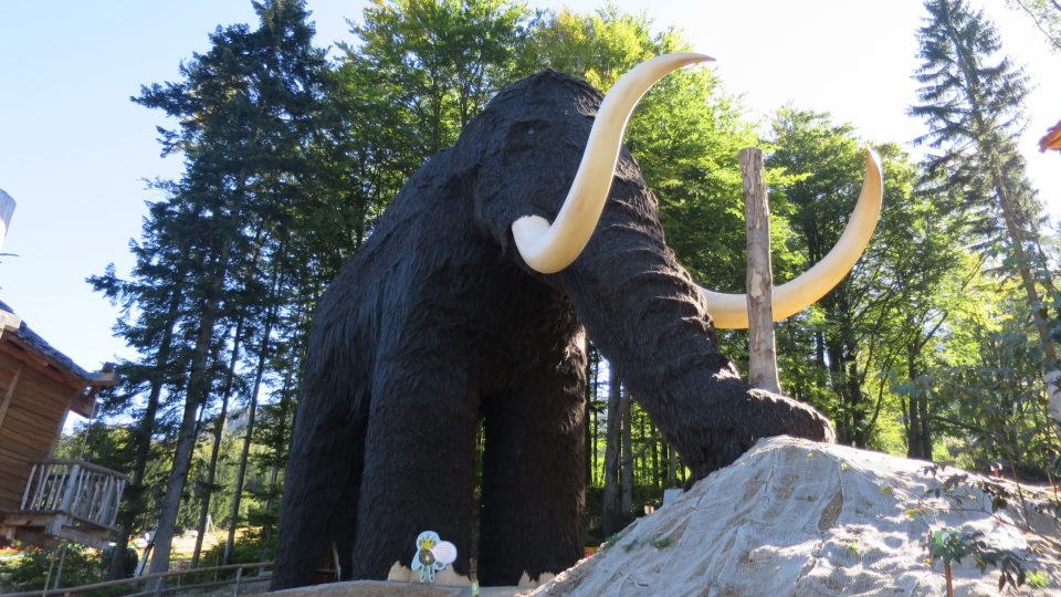 Model mamuta na Dolní Moravě je největší na světě