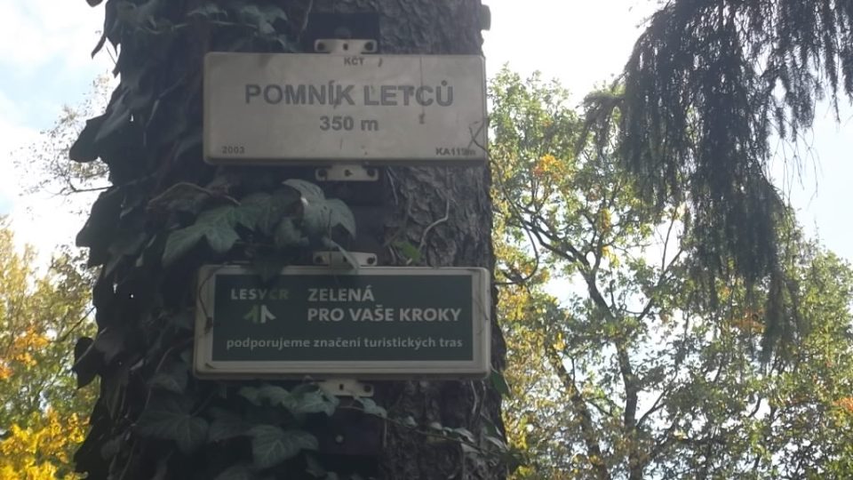 Pomník letců ve slezském Těrlicku 