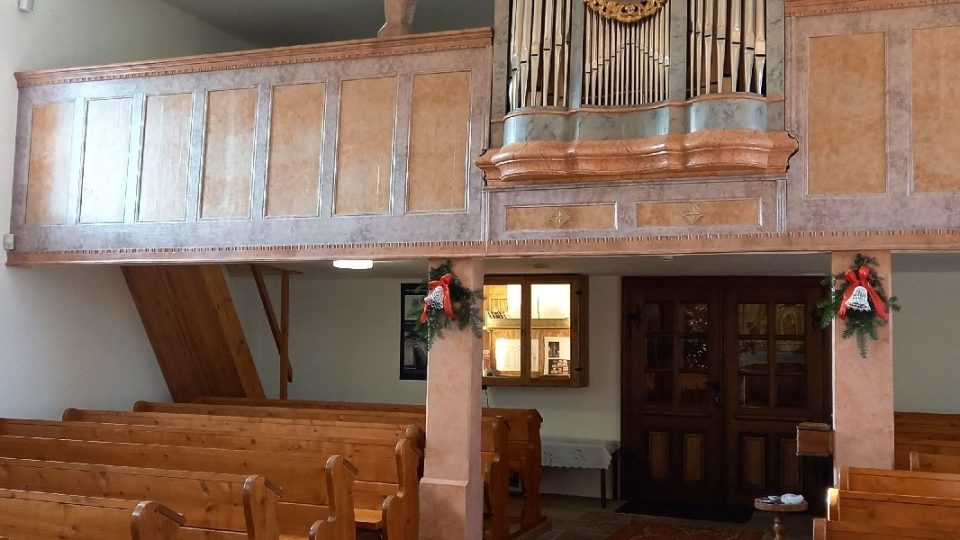 Interiér kostela sv. Michaela Archanděla v Řepištích | foto: Petra Štrymplová, Český rozhlas Interiér kostela sv. Michaela Archanděla v Řepištích