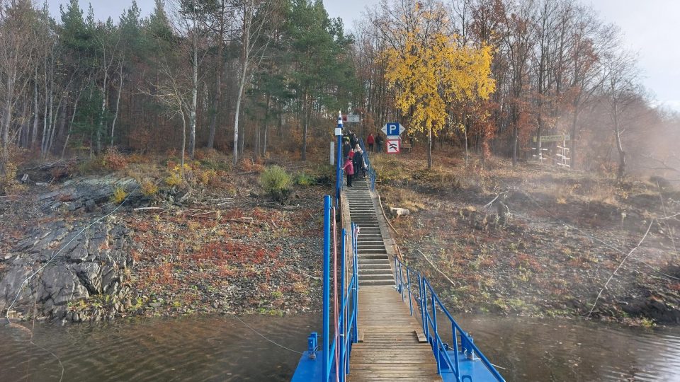 Přístup k lodi v přístavišti Kramolín | foto: Irena Šarounová, Český rozhlas Přístup k lodi v přístavišti Kramolín