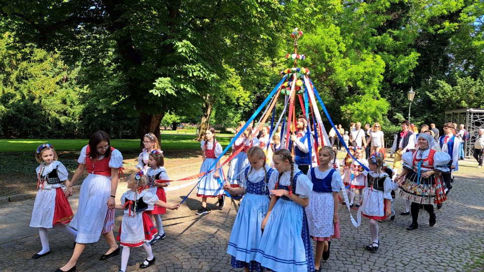 Do průvodu se zapojili i nejmladší baráčníci