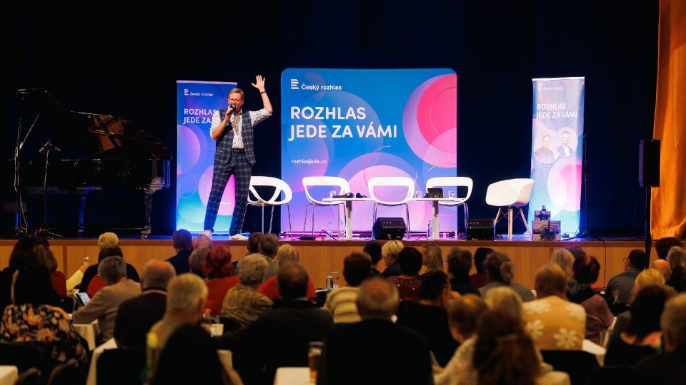 Aleš Cibulka to s publikem umí | foto: Jiří Šeda Aleš Cibulka to s publikem umí