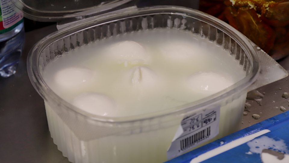 Sýr burrata je speciální druh mozzarelly