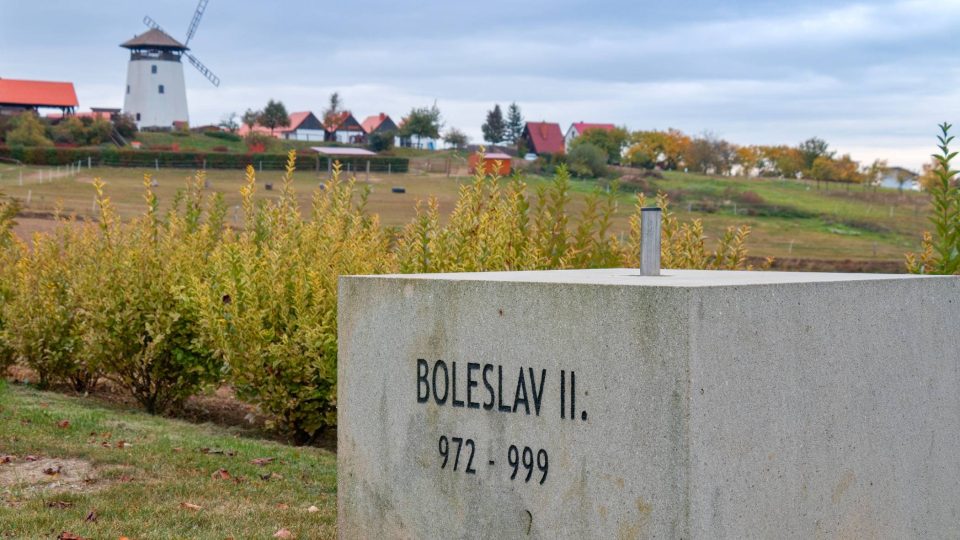 Boleslav II. si na svou plastiku musí ještě počkat