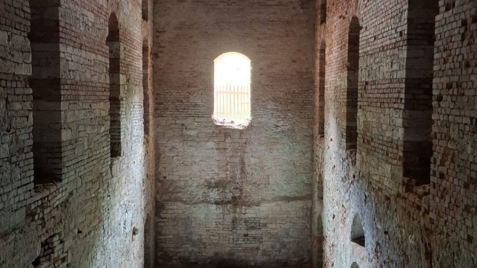 Lednice jsou mimořádně velké. Délka 25m a výška 14m činí z místních lednic jedinečné prostory | foto: Markéta Vejvodová, Český rozhlas Lednice jsou mimořádně velké. Délka 25m a výška 14m činí z místních lednic jedinečné prostory