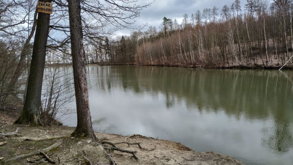 Rybník pod letohrádkem nese několik názvů, bývala tu plovárna pro panstvo