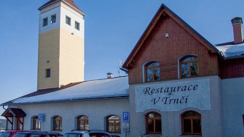 Rozhledna Rašovka je součástí restaurace