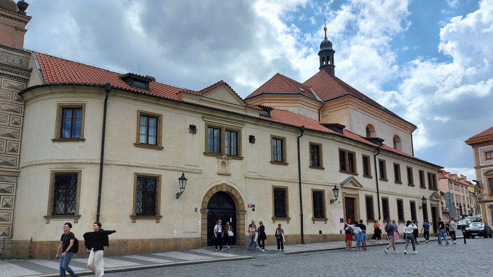 Klášter bosých karmelitánů s kostelem svatého Benedikta