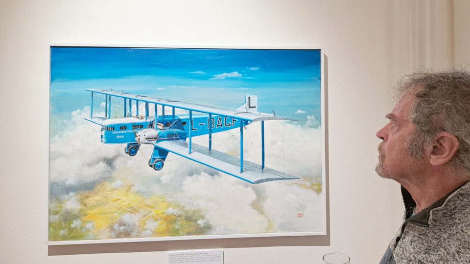 Na plátnech Jaroslava Velce ožívají příběhy letadel | foto: Barbora Kvapilová, Český rozhlas Na plátnech Jaroslava Velce ožívají příběhy letadel