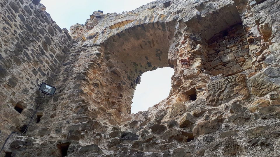 Ve velkém paláci se dochovala původní okna