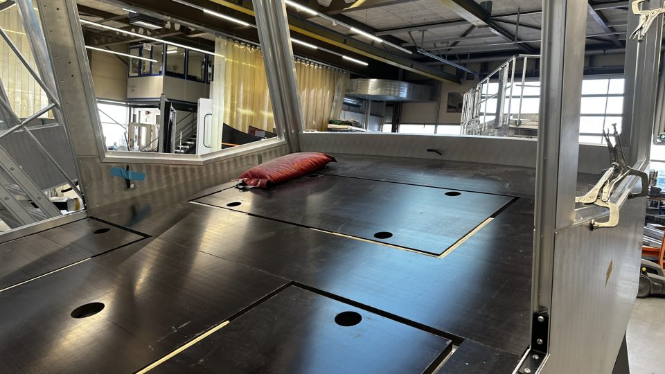 Ve švýcarském Oltenu vyrábějí vozy pro lanovku na Petřín