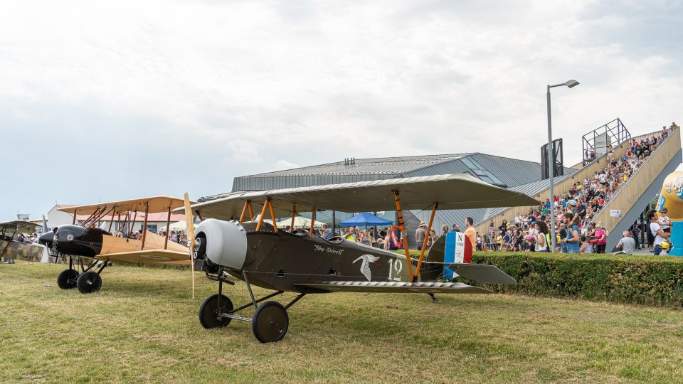 Vpředu Nieuport 12, za ním Morane Saulnier BB