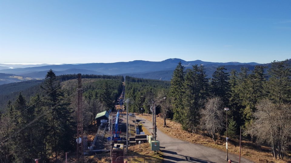Lanovka vedoucí na Pancíř | foto: Kateřina Dobrovolná, Český rozhlas Plzeň Lanovka vedoucí na Pancíř
