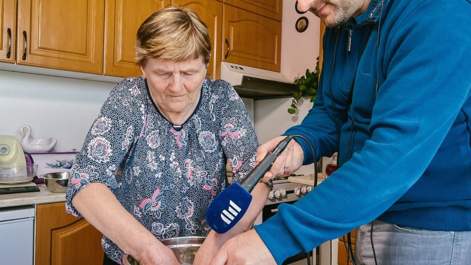 Marie Daňková a Patrik Rozehnal při vaření