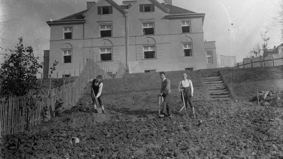 Činžovní dům v Koněvově ulici na Skřivánku v roce 1923