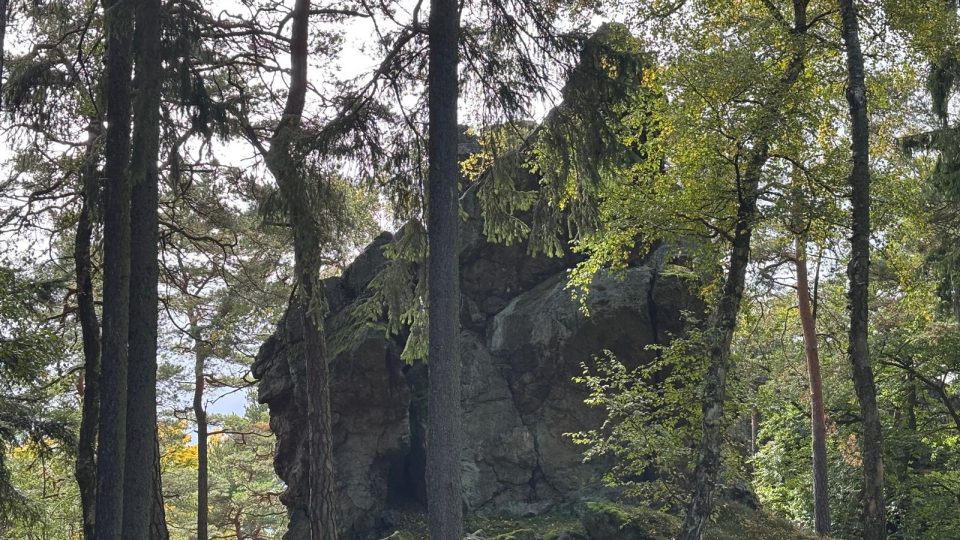 Tajemná skála připomíná trolla | foto: Pavel Halla, Český rozhlas Tajemná skála připomíná trolla