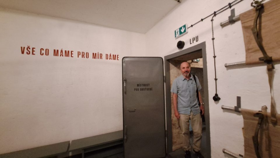 Průvodce Jiří Mika už od návštěvníků slyšel řadu zajímavých příběhů spojených s věžáky | foto: Barbora Kvapilová, Český rozhlas Průvodce Jiří Mika už od návštěvníků slyšel řadu zajímavých příběhů spojených s věžáky