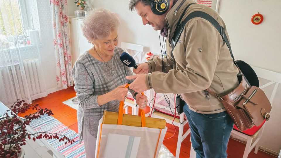 Patrik Rozehnal přinesl pro paní Zdenku malou rozhlasovou pozornost