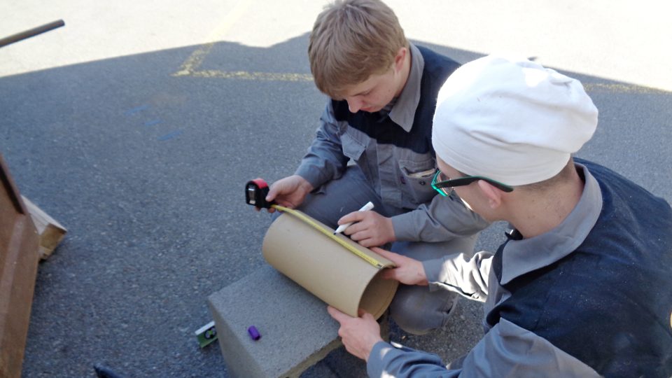 Josef Koudelka a Tomáš Kopecký na mistrovství kominíků dokázali čelit mnohem zkušenějším týmům - foto Josef Melč.JPG