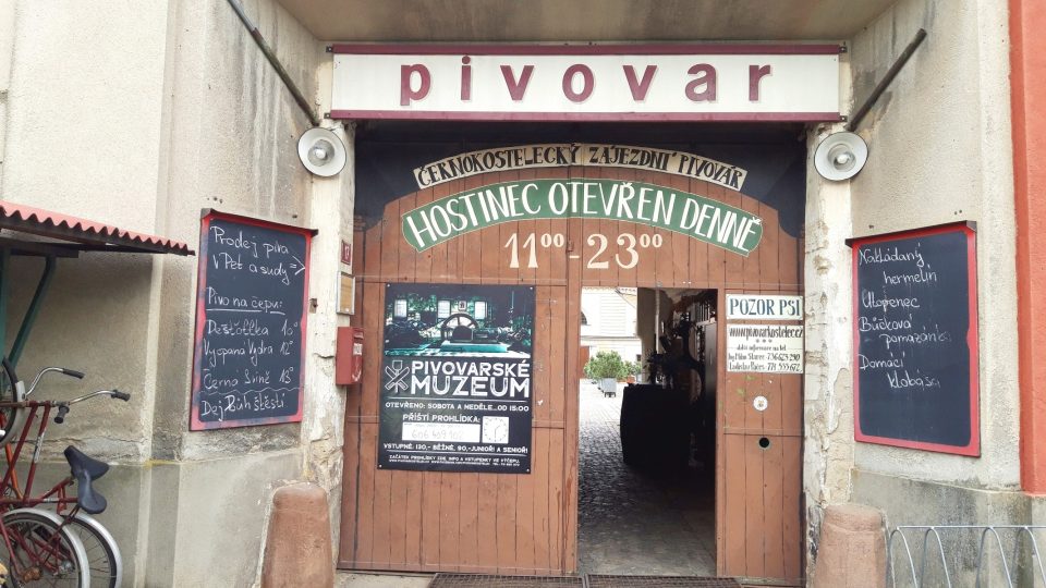 Černokostelecký pivovár je cílem výletů za historií i gastronomií