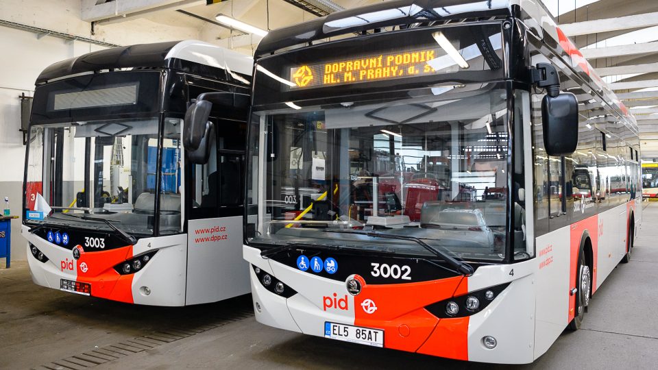 V Praze jezdí první elektrobus