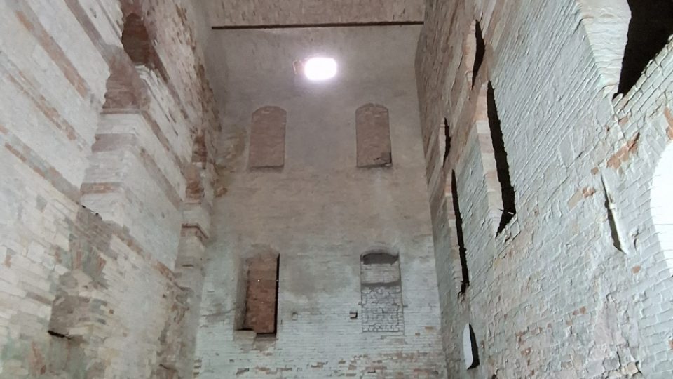 Lednice jsou mimořádně velké. Délka 25m a výška 14m činí z místních lednic jedinečné prostory | foto: Markéta Vejvodová, Český rozhlas Lednice jsou mimořádně velké. Délka 25m a výška 14m činí z místních lednic jedinečné prostory