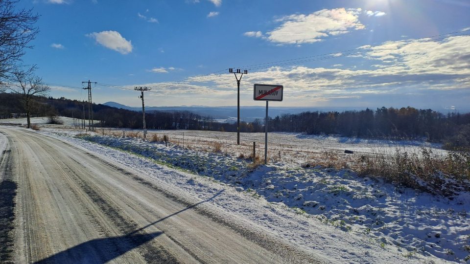 Od Mukařova se otevírá výhled na Lužické hory