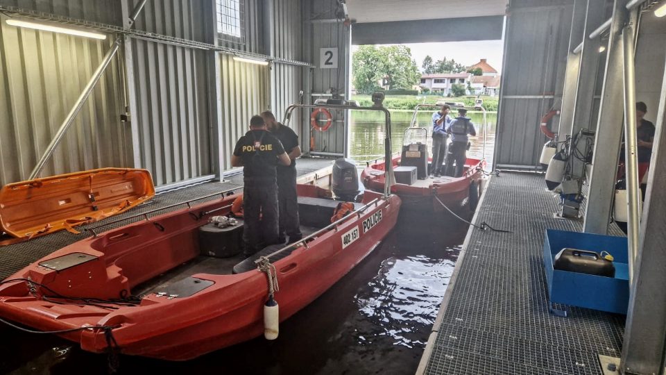 Nová garážová stání pro lodě poříční policie v Nymburce