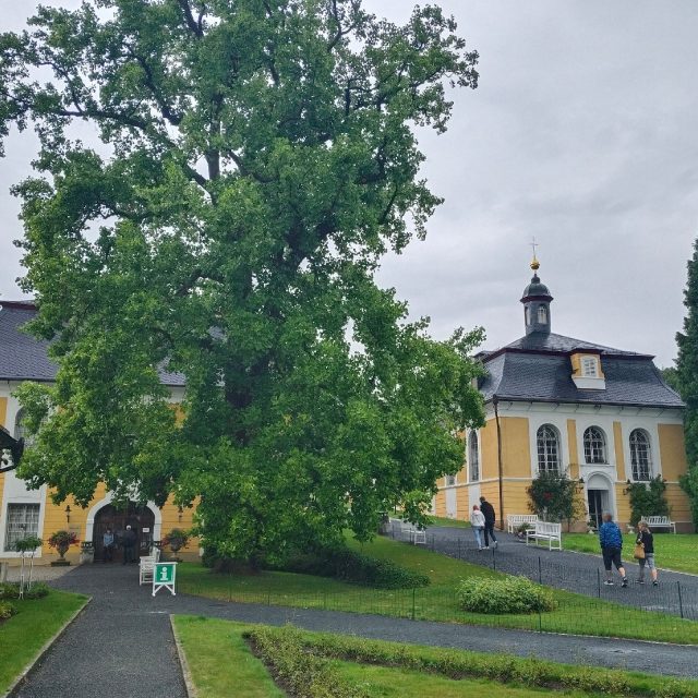 Zámek Kozel je významnou ukázkou klasicistní architektury | foto: Jiří Trnka,  Český rozhlas