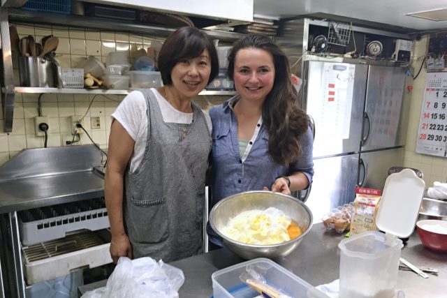 Kateřina Javůrková má v Japonsku mnoho přátel a z každého zájezdu si vozí dekorace na cukrovinky | foto: Markéta Vejvodová,  Český rozhlas,  Český rozhlas