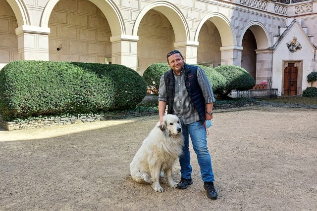 Kastelán Tomáš Řehoř rád navštěvuje svá oblíbená místa zámku Žleby i ve volném čase | foto: Markéta Vejvodová,  Český rozhlas