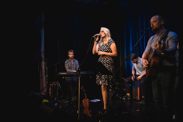 Koncert kapely MeziMěsto k příležitosti křtu alba S váhami na křídlech | foto: Jiří Benedikt