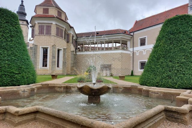 Pohled na telčský zámek ze zámecké zahrady | foto: Irena Šarounová,  Český rozhlas